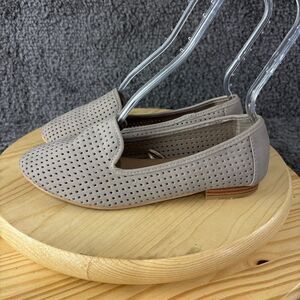 Torrid Ballet Flats Womens Size 8 Wide Beige Perforated Loafer Slip On Shoe